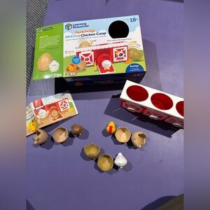 Learning resources Peeksville hide, & cheep chicken coop. Like new.